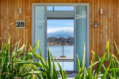 Sunset Bay Escape - Accommodation Newcastle 30