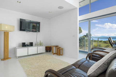 Sunset Bay Escape - Accommodation Newcastle 18