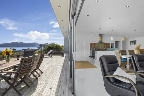 Sunset Bay Escape - Accommodation Newcastle 14