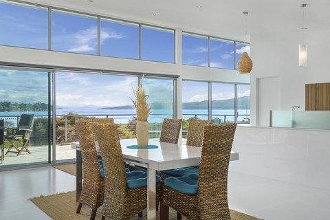 Sunset Bay Escape - Accommodation Newcastle 17