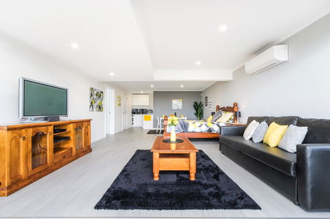 Views Forever - Devonport - Accommodation Newcastle 5