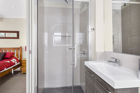 Mirramar House - Accommodation Newcastle 17