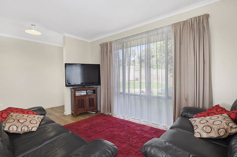 Mirramar House - Accommodation Newcastle 12