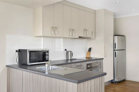 Mirramar House - Accommodation Newcastle 9