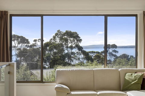 Mirramar House - Accommodation Newcastle 2