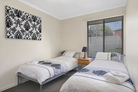 Mirramar House - Accommodation Newcastle 19