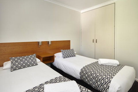 Elphin Serviced Apartments - Accommodation Newcastle 24