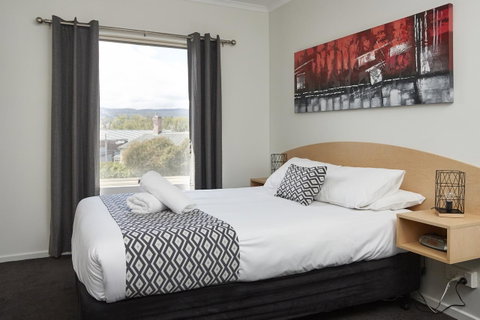 Elphin Serviced Apartments - Accommodation Newcastle 34