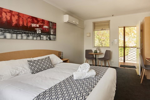 Elphin Serviced Apartments - Accommodation Newcastle 22