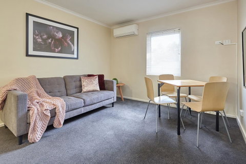Elphin Serviced Apartments - Accommodation Newcastle 7