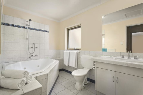 Elphin Serviced Apartments - Accommodation Newcastle 37