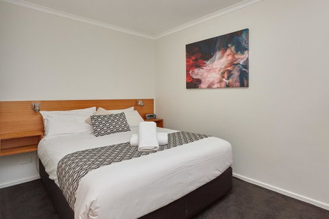 Elphin Serviced Apartments - Accommodation Newcastle 2