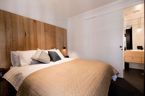 105 Mac Unique Apartments - Accommodation Newcastle 8