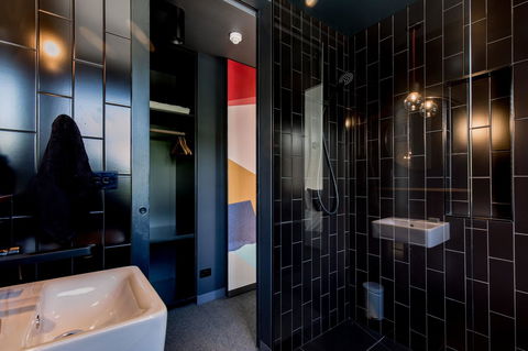 105 Mac Unique Apartments - Accommodation Newcastle 14