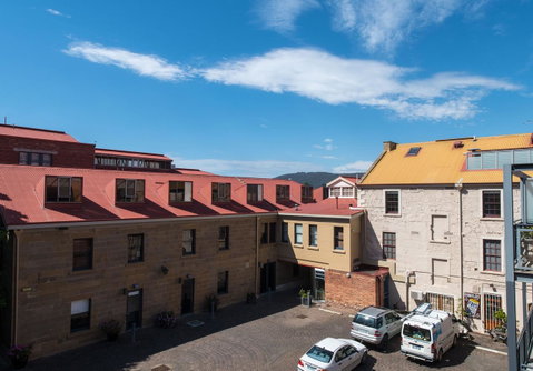 Sullivans Cove Apartments - Accommodation Newcastle 8