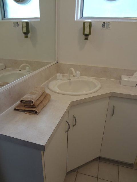 Adina Place Motel Apartments - Accommodation Newcastle 24