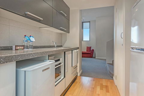 Mantra One Sandy Bay Road - Accommodation Newcastle 5