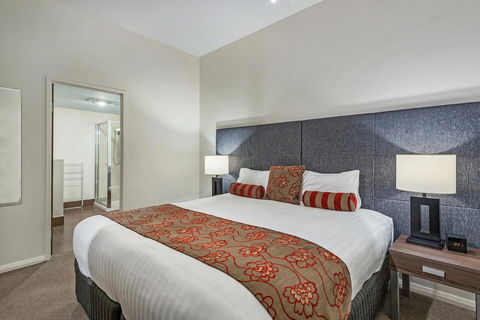 Mantra One Sandy Bay Road - Accommodation Newcastle 2