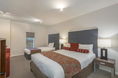 Mantra One Sandy Bay Road - Accommodation Newcastle 7