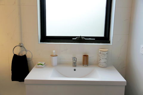 Kingston Beach-House Retreat - Accommodation Newcastle 1