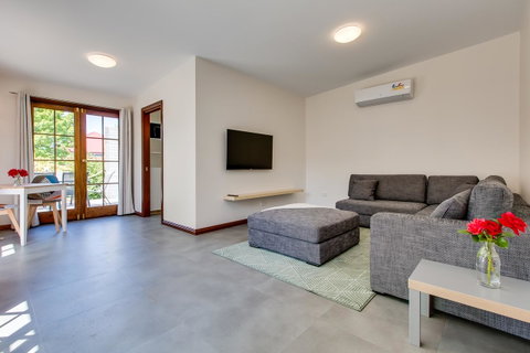 Rosehaven Cottage - Accommodation Newcastle 4