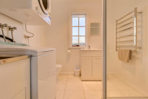 Rosehaven Cottage - Accommodation Newcastle 15