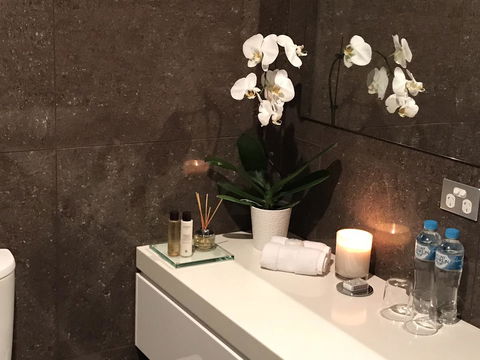 Amare Beachside Luxury - Accommodation Newcastle 7