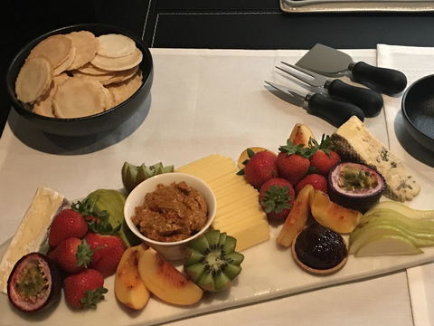 Amare Beachside Luxury - Accommodation Newcastle 6