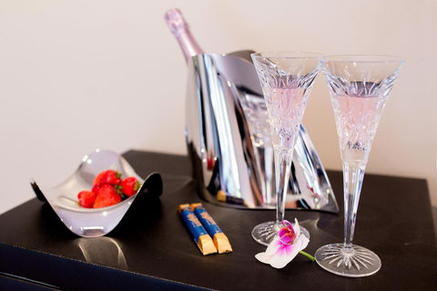 Amare Beachside Luxury - Accommodation Newcastle 27