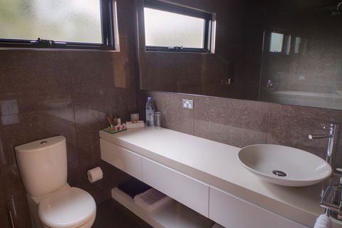 Amare Beachside Luxury - Accommodation Newcastle 14