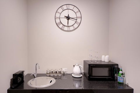 Amare Beachside Luxury - Accommodation Newcastle 17