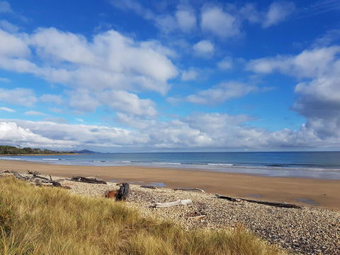 Amare Beachside Luxury - Accommodation Newcastle 5