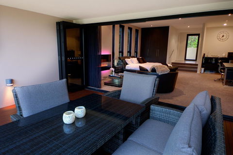 Amare Beachside Luxury - Accommodation Newcastle 20