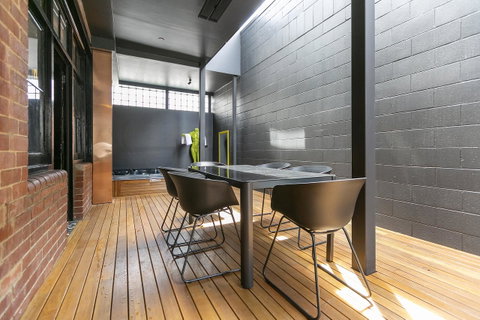 Insomnia On Elizabeth - Accommodation Newcastle 24