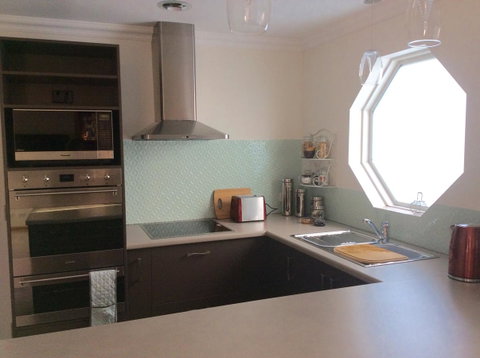 Werndee - Accommodation Newcastle 2