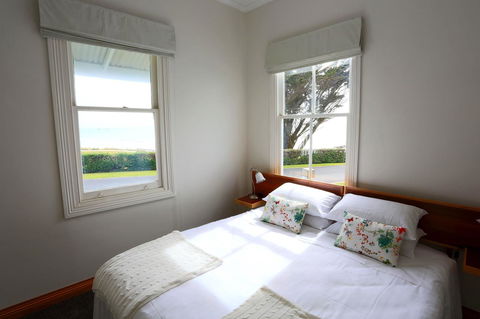@ The Beach & Not Quite @ The Beach Holiday Cottages - Stanley - Accommodation Newcastle 10