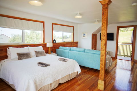 @ The Beach & Not Quite @ The Beach Holiday Cottages - Stanley - Accommodation Newcastle 6