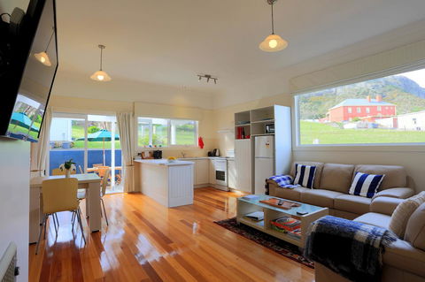 @ The Beach & Not Quite @ The Beach Holiday Cottages - Stanley - Accommodation Newcastle 17