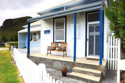 @ The Beach & Not Quite @ The Beach Holiday Cottages - Stanley - Accommodation Newcastle 8