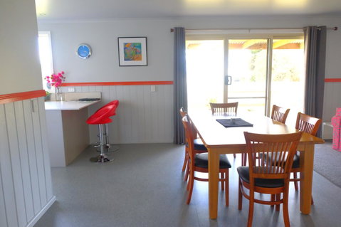 The Crays Accommodation - Accommodation Newcastle 5