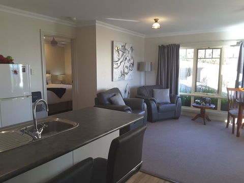 On The Terrace - Accommodation Newcastle 36