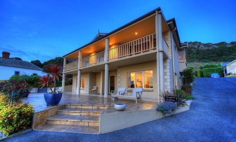 On The Terrace - Accommodation Newcastle 43