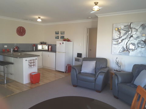 On The Terrace - Accommodation Newcastle 7