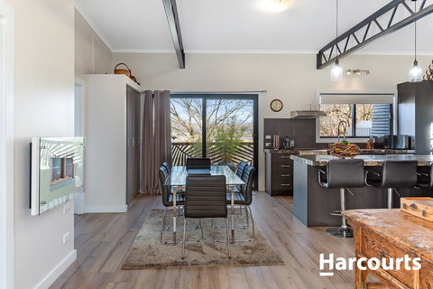The WeareHouse In Deloraine - Accommodation Newcastle 22