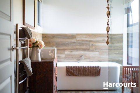 The WeareHouse In Deloraine - Accommodation Newcastle 7