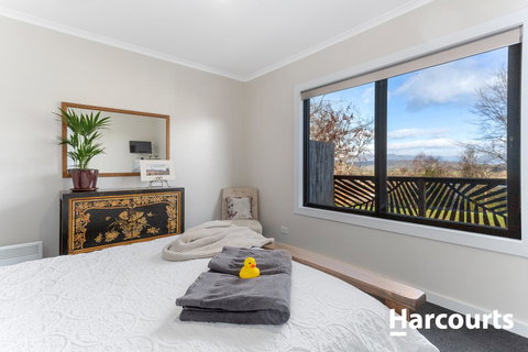The WeareHouse In Deloraine - Accommodation Newcastle 10
