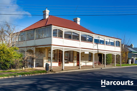 The WeareHouse In Deloraine - Accommodation Newcastle 1