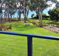 Four Seasons Waterfront Villas - Accommodation Newcastle