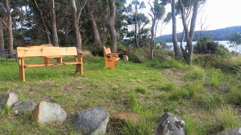Four Seasons Waterfront Villas - Accommodation Newcastle 8