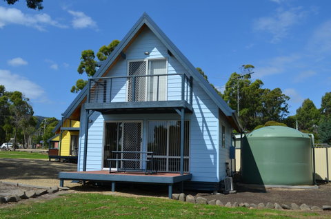 Four Seasons Waterfront Villas - Accommodation Newcastle 4